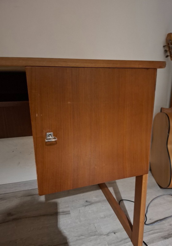 Scrivanie Vintage Retro con telaio a U - Design Danese - Anni '60, Legno, Marrone (foto 2 di 6)