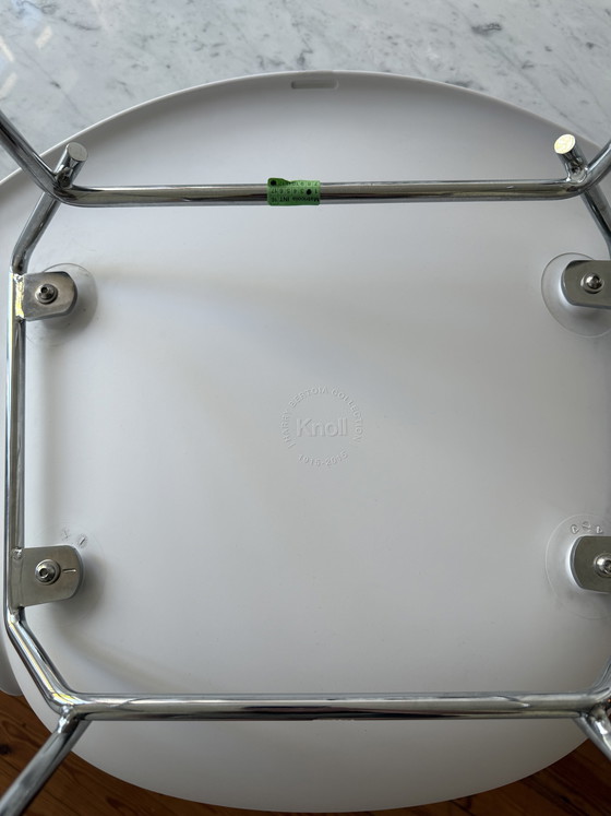 Image 1 of 6 Sillas laterales Knoll Bertoia con estructura moldeada