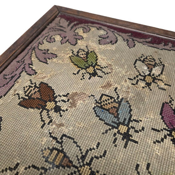 Image 1 of Tavolino francese antico con piano ricamato, fine XIX secolo