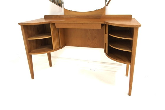 Image 1 of Tocador escandinavo de olmo, estilo moderno sueco, Suecia, 1940.