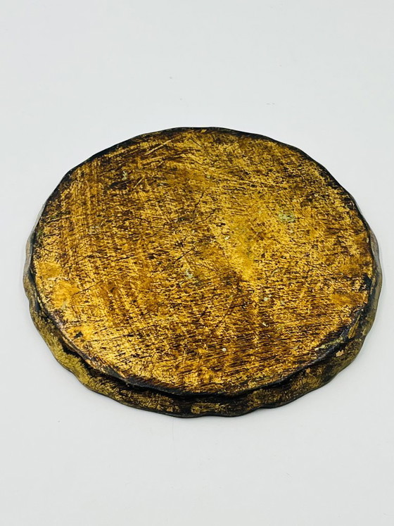 Image 1 of Antikes rundes Florentiner Tablett, handbemaltes, vergoldetes Holz, 1960er Jahre