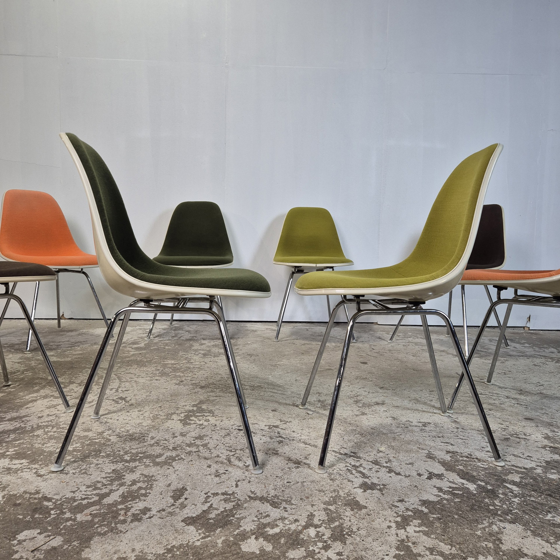 Eames Herman Miller, Vitra DSX fiberglass chairs, vintage | €3,250