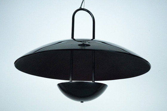 Image 1 of Lampada a sospensione nera vintage anni '90 con paralume in vetro. Italia