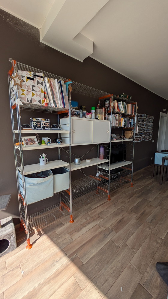 Image 1 of Sistema de pared profesional Casamania Festival: 6 montantes cromados, 22 estantes + módulo de puerta.