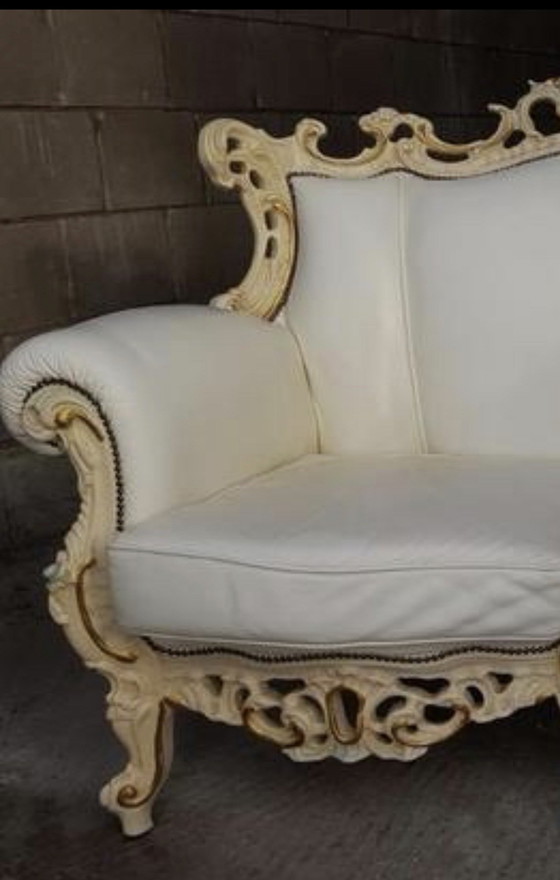 Image 1 of Wit craquelé barok bank met fauteuils leder
