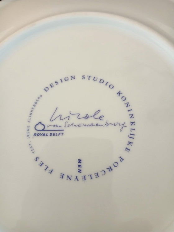 Image 1 of Wandbord - Royal Delft met Engelse tekst - diskus "MEN"