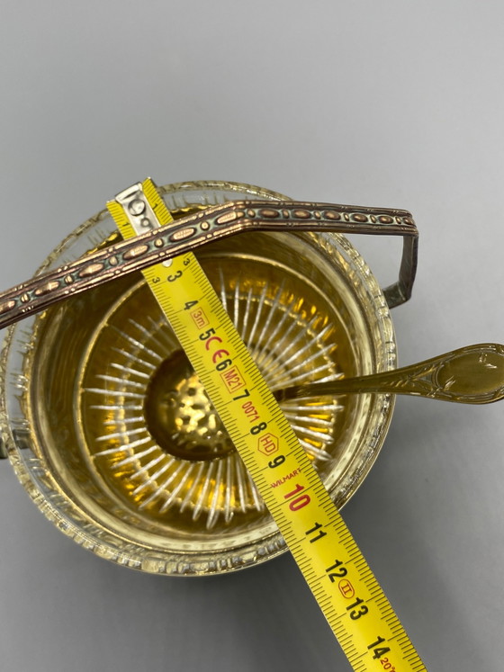 Suikerpot van gevormd glas in art deco-stijl met verguld metalen handvat en lepel. – Glazen & Karaffen (photo 7 of 7)
