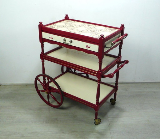 Vintage serveerwagen met 3 etages en lade, crèmekleurig en robijnrood, antieke stijl – Wood, Ceramic (photo 2 of 8)