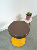 Tabouret en plastique de l'âge de l'espace Marron avec jaune No. 3