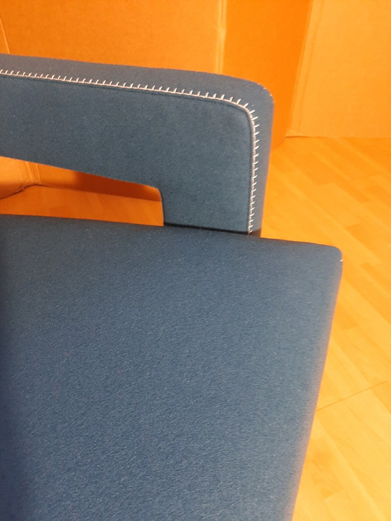 Image 1 of Cassina Utrecht 637, nueva, nunca usada, en tela de lana azul petróleo (serie 13L), costuras de caballo