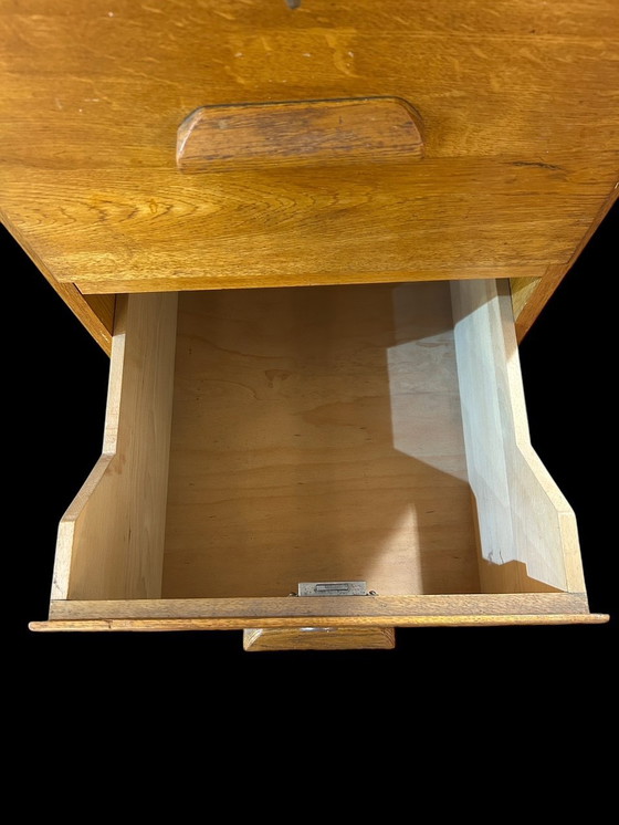 Image 1 of Muebles artesanales de roble macizo de 1950