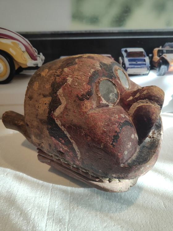 Image 1 of Masque de procession en laque rouge de Shishi Lion Chien Meiji, vers 1880