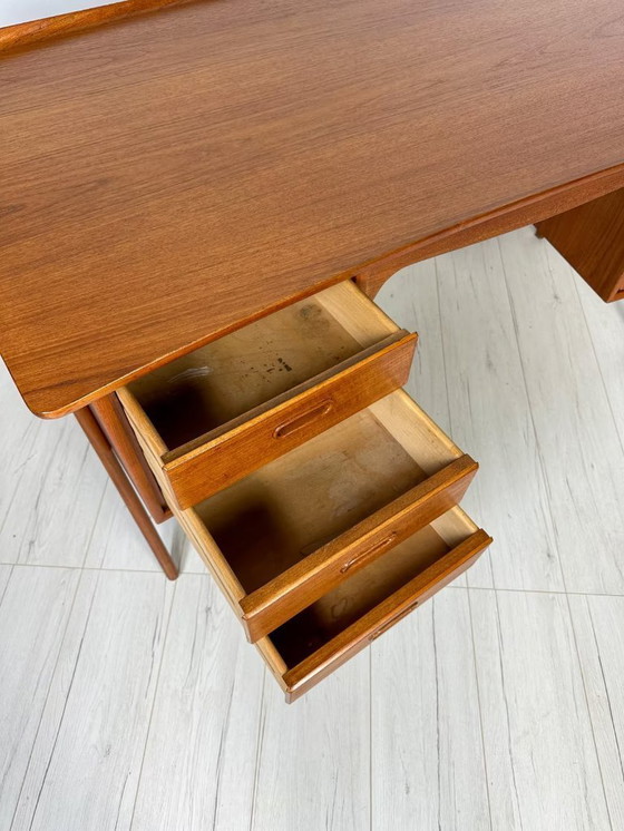 Image 1 of Gebogener Teakholzschreibtisch von Svend Aage Madsen 60s