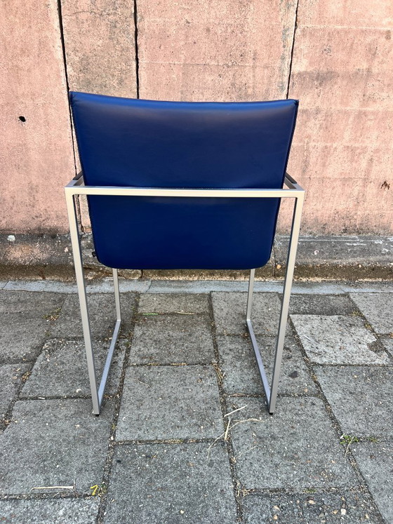 Image 1 of 8 sillas de comedor Arco Frame / Cuero azul / Burkhard Vogtherr
