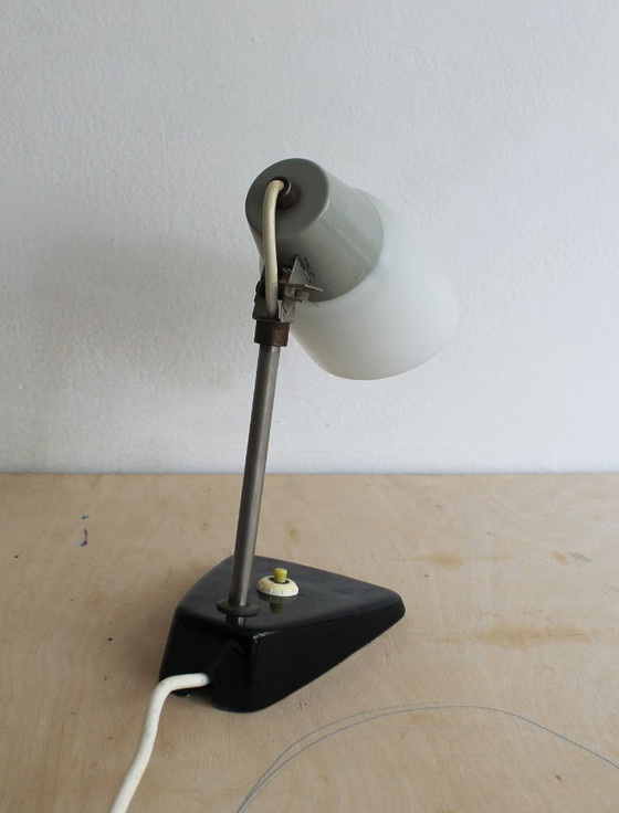 Image 1 of Lámpara de mesa checa de mediados de siglo de Jaroslav Anýž con base de cerámica de Ditmar Urbach, década de 1950.