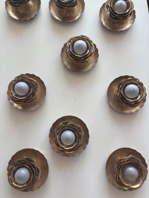 9 originale 70er-Jahre Water-Lily Wand-/Deckenlampen – Seerosen aus Goldmetall