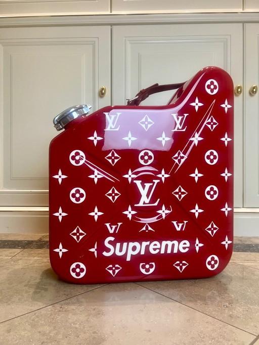 Luxurious Bezincanister (Pop Art) by Erik Salin