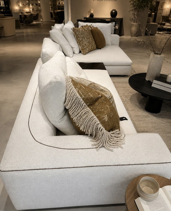 Modello dimostrativo Minotti Riley Configurazione 02 Tessuto Cat G con profili color cognac – Divani modulari (photo 3 of 13)