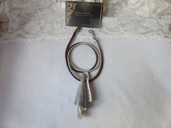 Ciondolo in porcellana con catena di artista belga – Chantal Geralde, Oggetti decorativi, Metallo (photo 5 of 9)