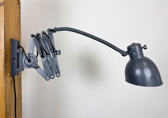 Image 1 of Grijs geschilderde industriële schaarwandlamp, jaren 60