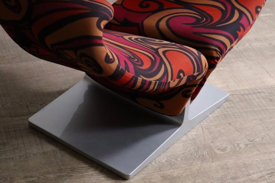 Image 1 of Pierre Paulin Ribbon-stoel in Jack Lenor Larsen Momentum-stof voor Artifort