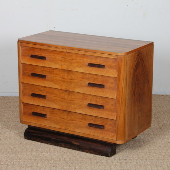 Image 1 of Commode En Noyer, Travail Du XXe Siècle