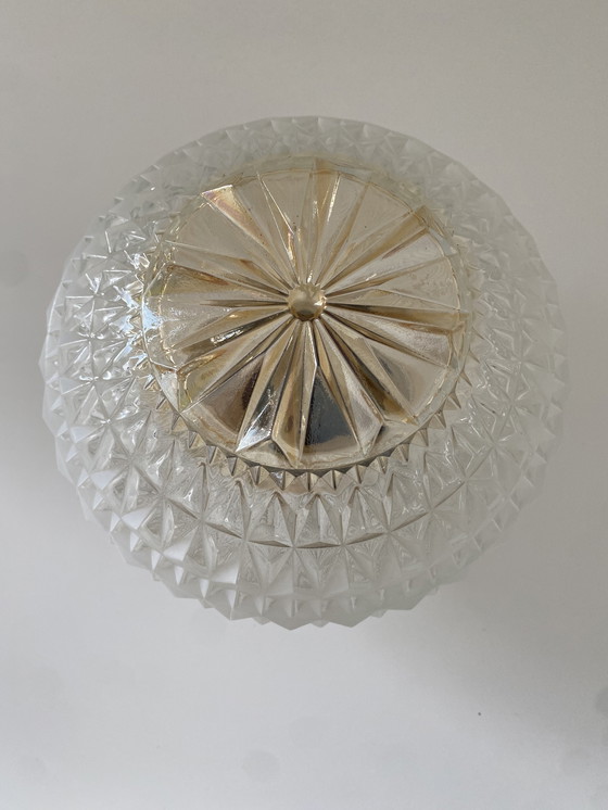 Image 1 of Lampada da soffitto vintage Glashütte Limburg. Anni '60/'70 con paralume in vetro ambrato.