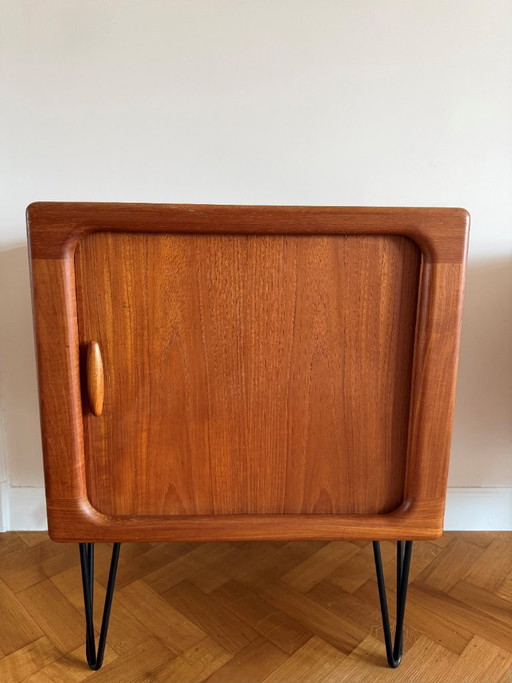 Dänischer Teakholzschrank mit Hairpin Legs