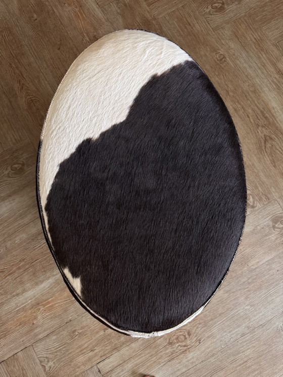 Image 1 of Unieke en mooie draaibare poef bekleed met een prachtig patroon echte koeienhuid. Ontworpen door Niels Gammelgaard voor Ikea en 