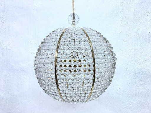 Lampada a sfera di design anni '50 in ottone acrilico stile Emil Stejnar