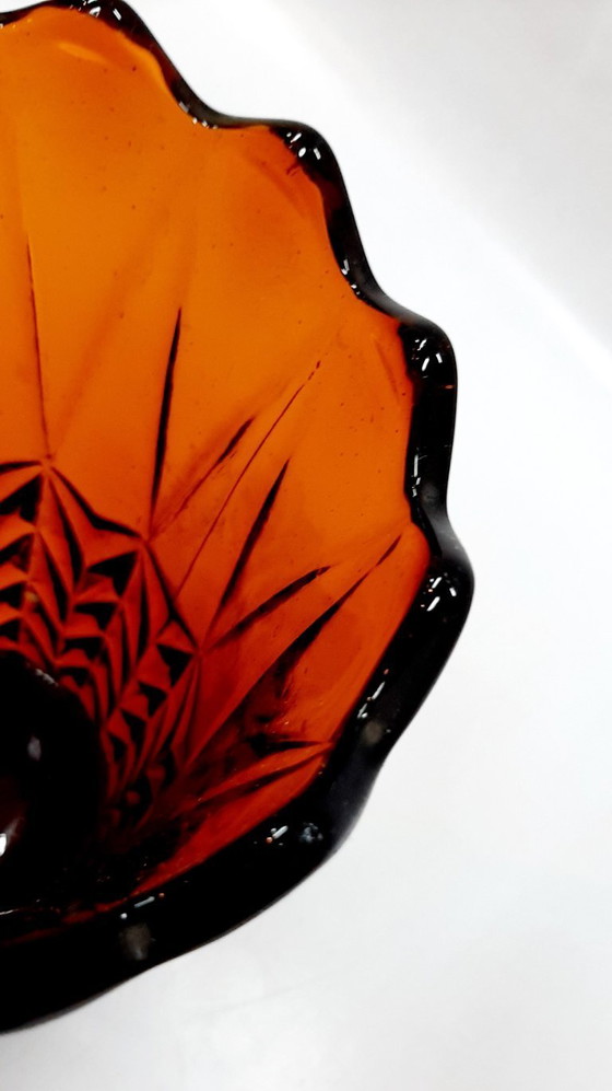 Image 1 of Vintage zware vaas van geperst amberkleurig glas