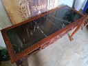 Grande table d'appoint, table d'entrée, console murale avec plateau en marbre dim. 153x60cm et 88cm de haut.
