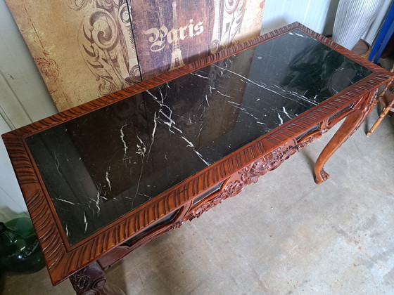 Image 1 of Grande tavolino, tavolo da ingresso, consolle da parete con piano in marmo dim. 153x60cm e altezza 88cm.
