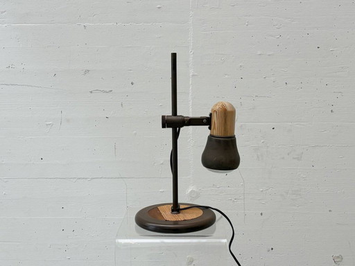 Lampe de table composée d'éléments en métal et en bois, années 1970