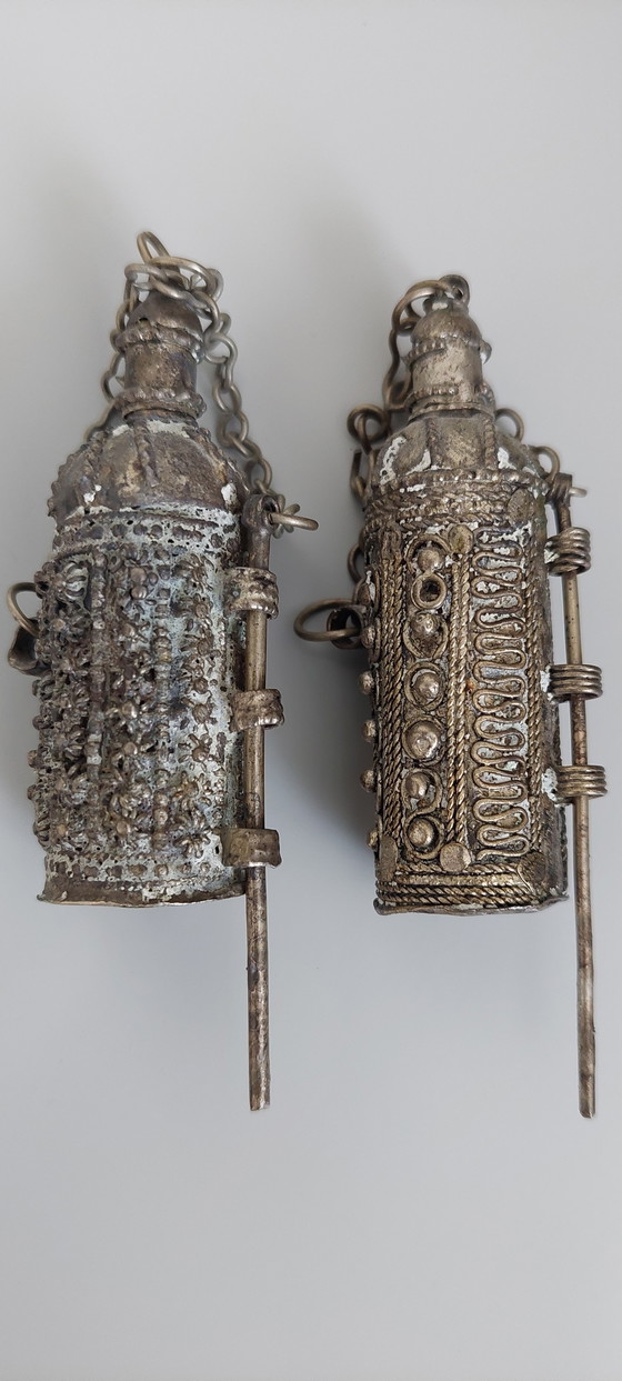 Image 1 of 2 héél aparte vintage parfumflesjes uit Jemen