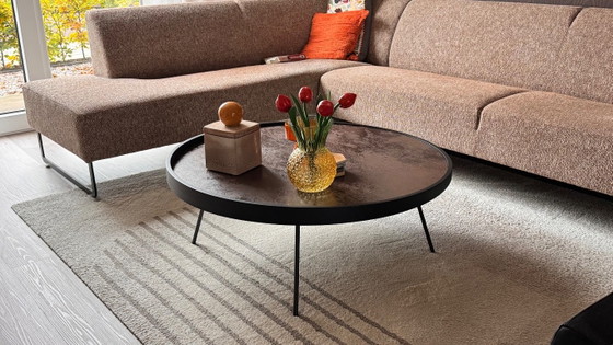 Round Coffee table with copper-colored top, Leolux, Metal, Black, Modern (photo 4 of 6)