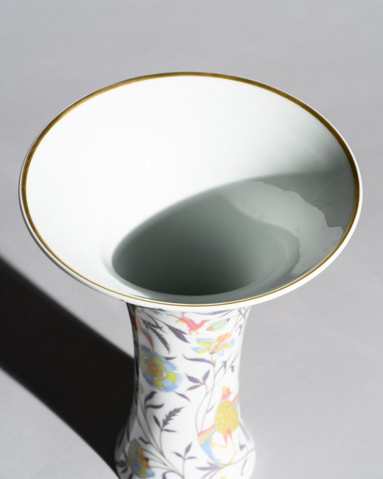 Image 1 of Jarrón de porcelana Rosenthal “Classic Rose” con motivos florales y de pájaros, Alemania, años 80.