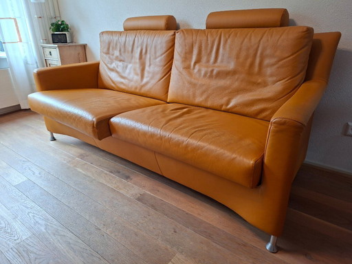 Leolux Paian 3 seater sofa curry with 2 neck rolls