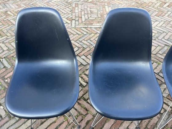 Image 1 of Vitra Eames Stühle
