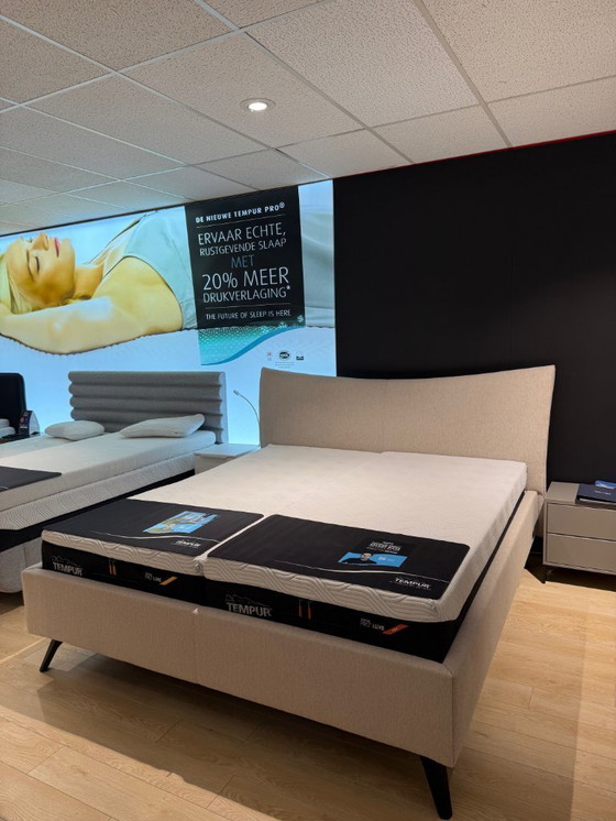 Image 1 of Cama de diseño Tempur