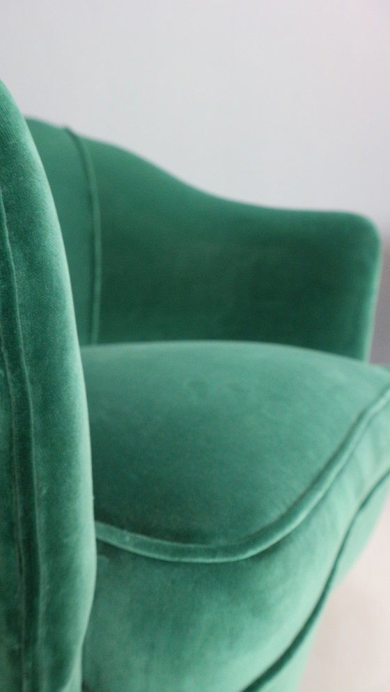 Image 1 of Pair of velvet armchairs in the style of Gio Ponti, Italy 1940s