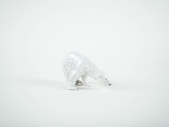 Image 1 of Porseleinen ijsbeerfiguurtje, Deens ontwerp, jaren 70, vervaardigd door Royal Copenhagen.