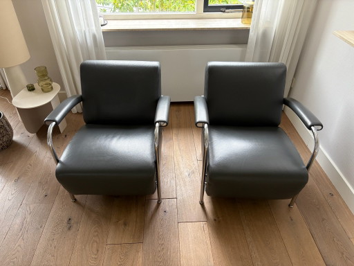 2 fauteuils Leolux Scylla en cuir gris foncé (couleur: Ombra)