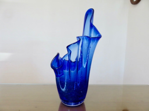 Große "Mouchoir" Vase aus kobaltblauem mundgeblasenem Glas, 60er Jahre