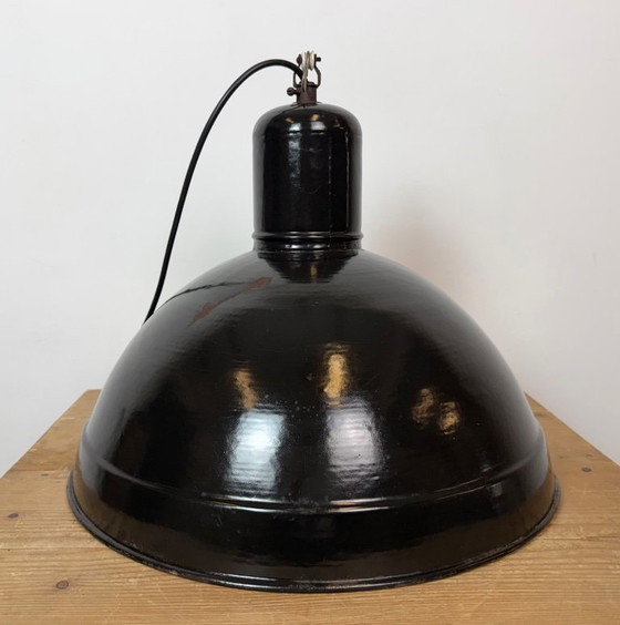 Industrial Black Enamel Factory Pendant Lamp, 1950s – Iron (photo 14 of 18)