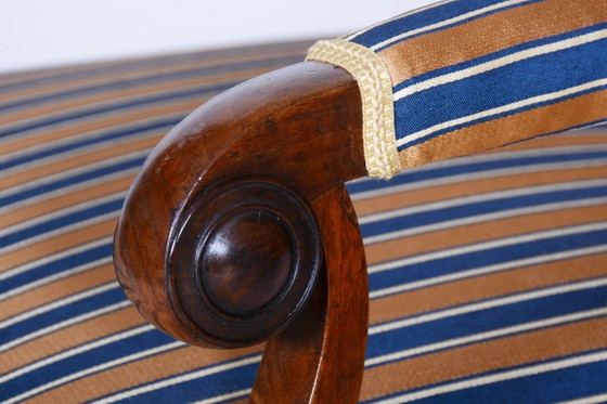 Gerestaureerde Biedermeier fauteuil, walnootfineer, sparrenhout, eikenhout, Tsjechisch, jaren 1830 – Textile (photo 7 of 11)