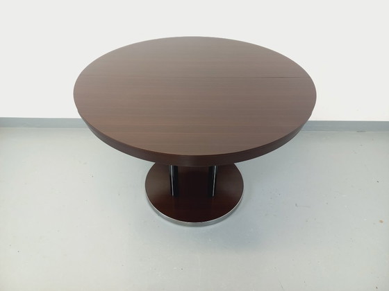 Image 1 of Table ronde de repas vintage en bois d’ébène et métal chromé style Space Age / Diner des années 70 avec rallonge intégrée