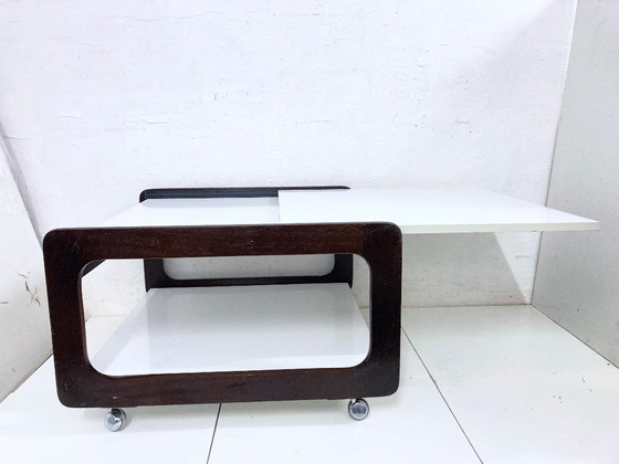 Image 1 of Mesa de centro extensible con ruedas del diseño de la era espacial de los años 70