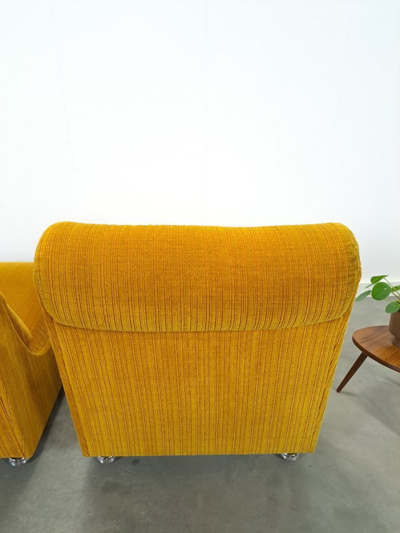 Image 1 of Divano componibile, poltrone giallo caldo