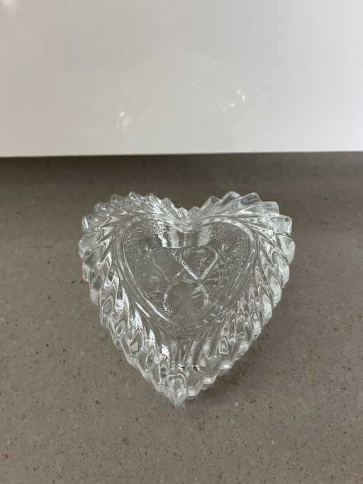 Hartvormig crystal doosje glas